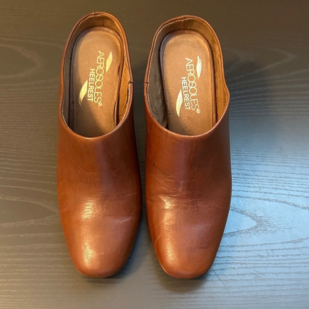 AEROSOLES Women's Tan Leather comfort Mules